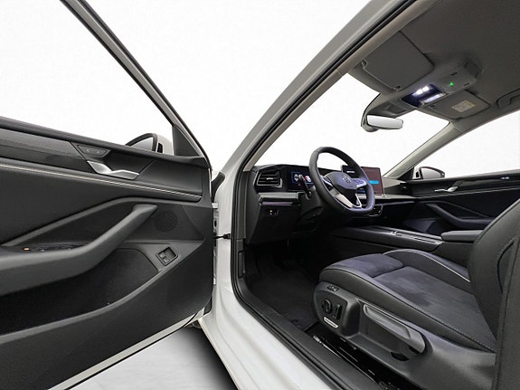 Volkswagen Passat 8 of 30