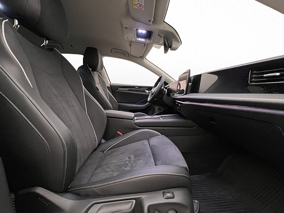 Volkswagen Passat 11 of 30