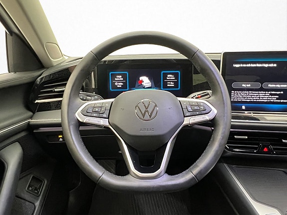 Volkswagen Passat 10 of 30