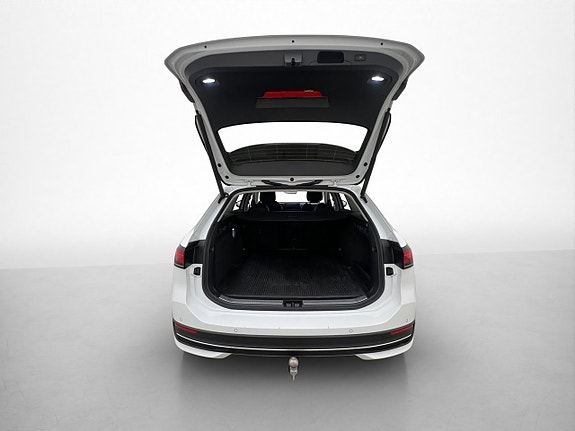 Volkswagen Passat 27 of 30
