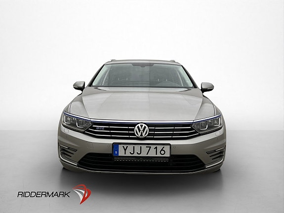 Volkswagen Passat 2 of 5