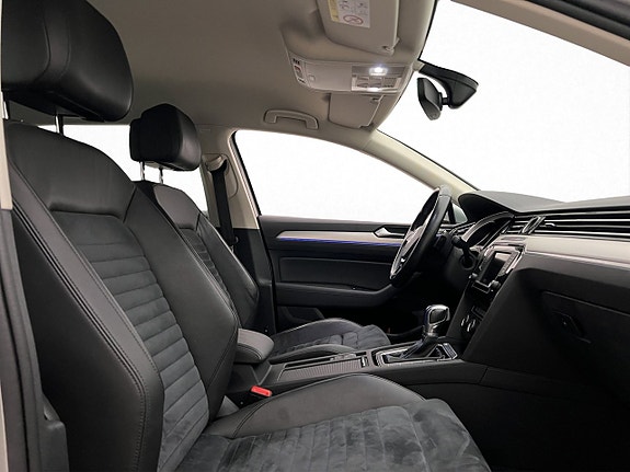 Volkswagen Passat 12 of 29