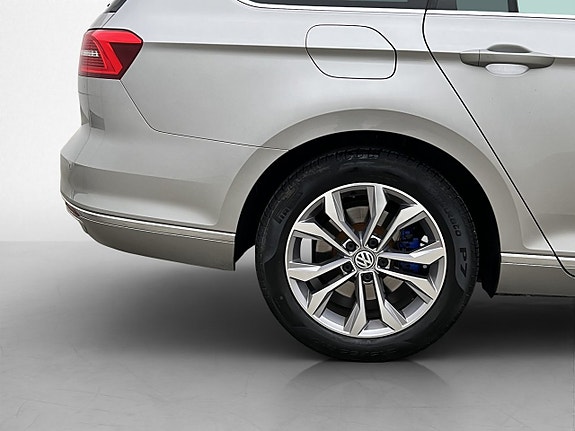 Volkswagen Passat 26 of 29