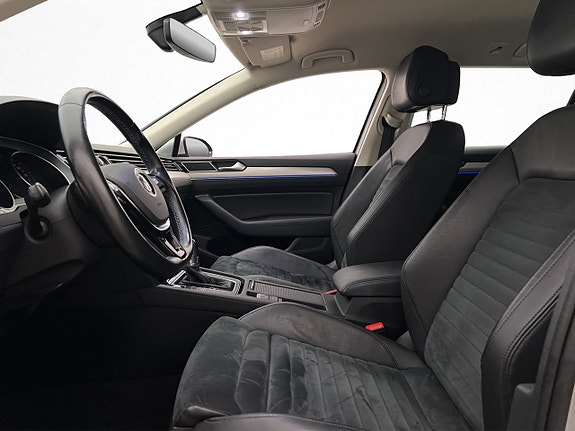 Volkswagen Passat 10 of 29