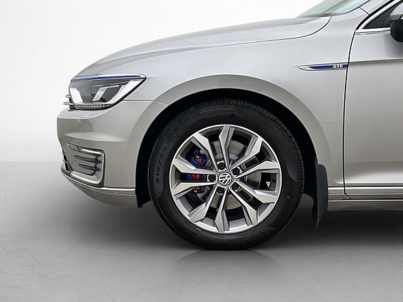 Volkswagen Passat 24 of 29