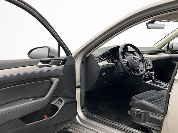 Volkswagen Passat 28 of 29