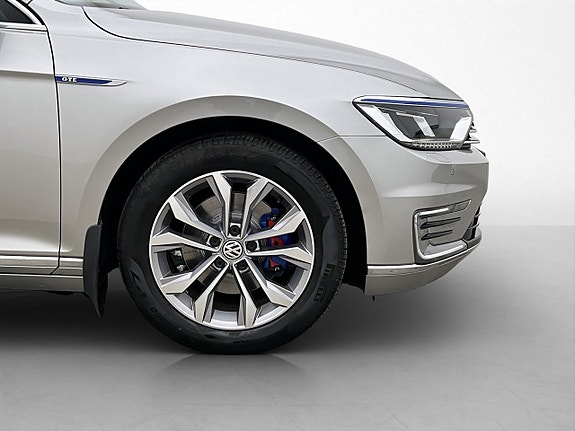 Volkswagen Passat 27 of 29