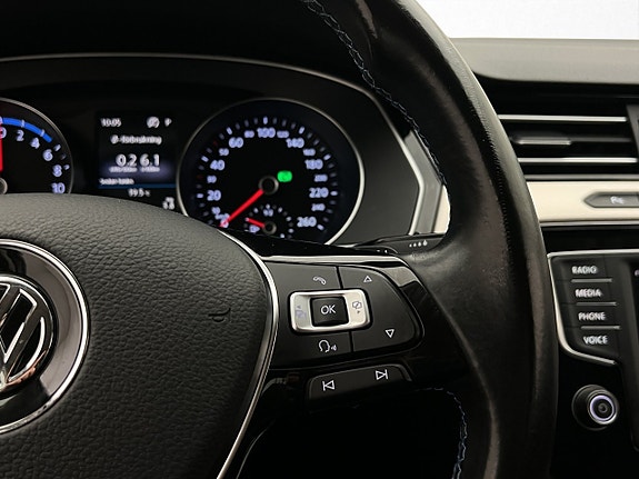 Volkswagen Passat 22 of 29