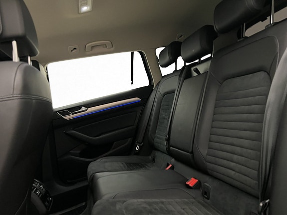 Volkswagen Passat 18 of 29