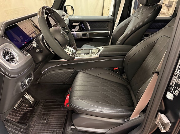 Mercedes-Benz G63 10 of 17