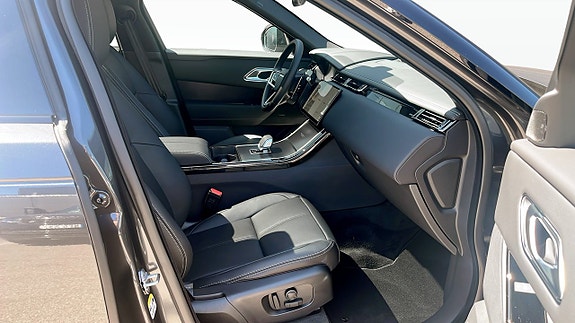 Land Rover Range Rover Velar 3 of 5