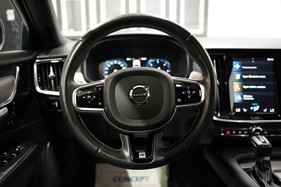 Volvo S90 14 of 29