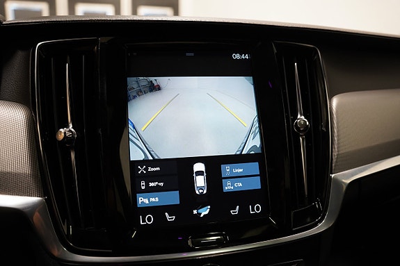 Volvo S90 18 of 29