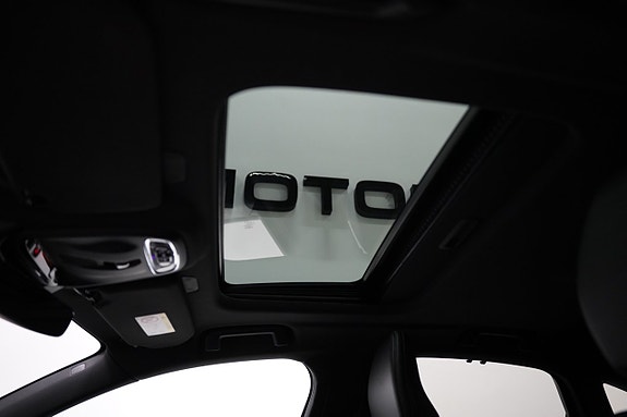 Volvo S90 10 of 29