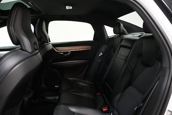 Volvo S90 25 of 29