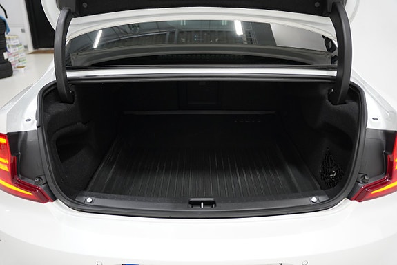 Volvo S90 28 of 29