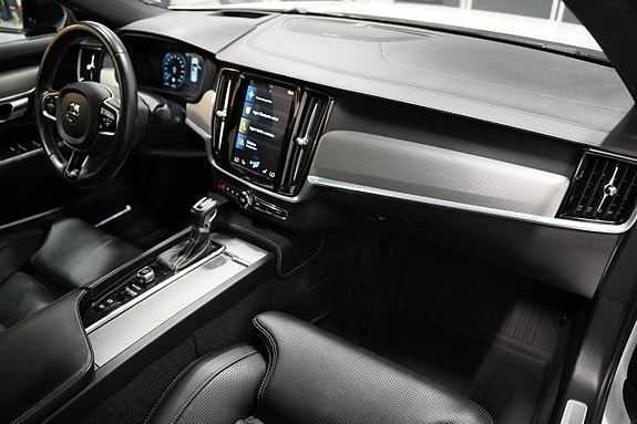 Volvo S90 11 of 29