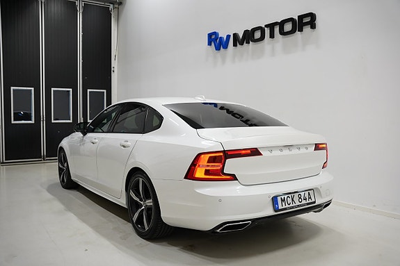 Volvo S90 4 of 29