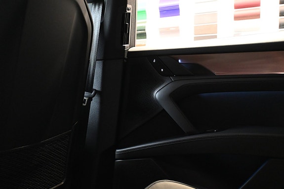 Porsche Cayenne 19 of 29
