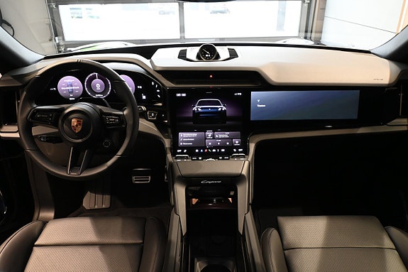 Porsche Cayenne 27 of 29