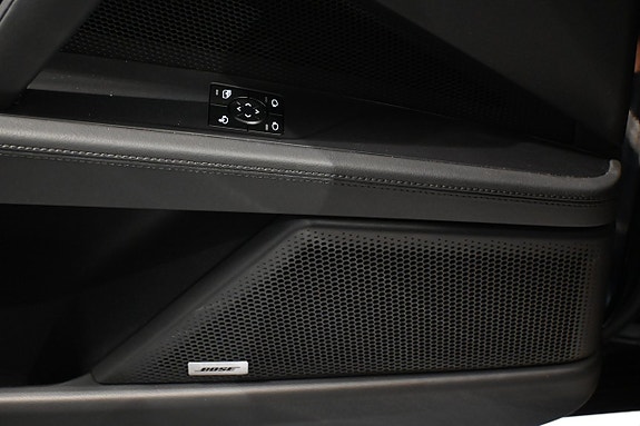 Porsche Cayenne 23 of 29