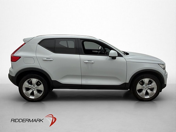 Volvo XC40 4 of 5