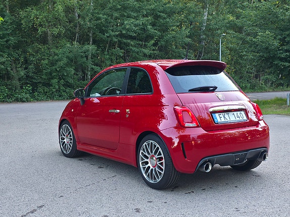 Abarth 595 2 of 5