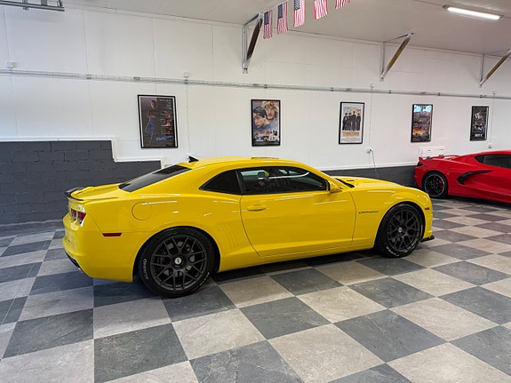 Chevrolet Camaro 12 of 30