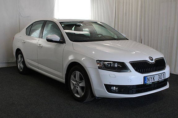 Skoda Octavia 2 of 5