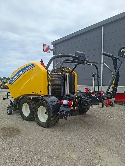 New Holland Roll Baler 125 Combi 3 of 3