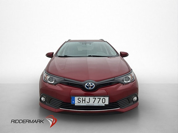 Toyota Auris 2 of 5