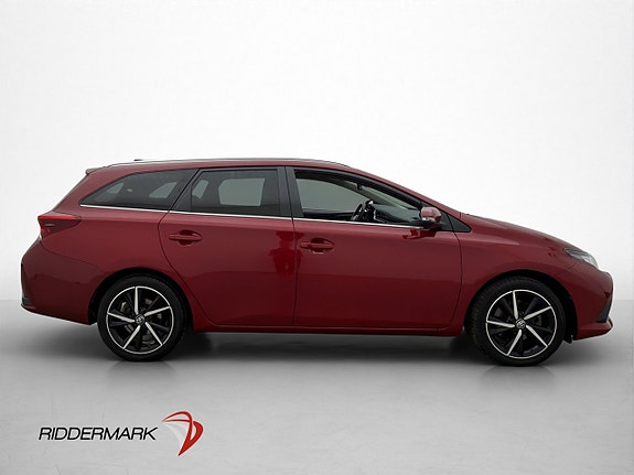 Toyota Auris 4 of 5