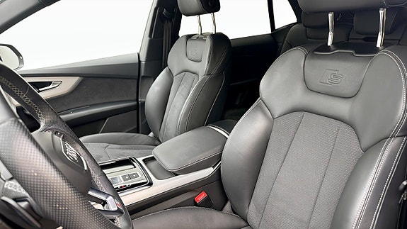 Audi Q8 8 of 23
