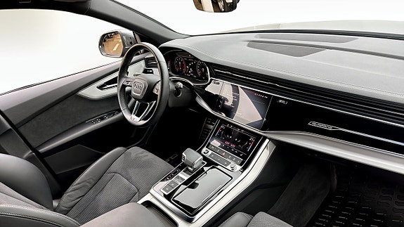 Audi Q8 11 of 23