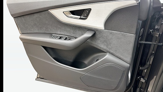 Audi Q8 15 of 23