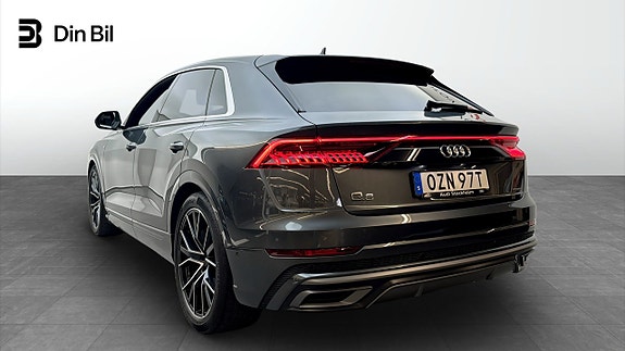 Audi Q8 3 of 5