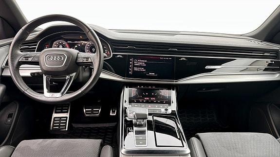 Audi Q8 10 of 23