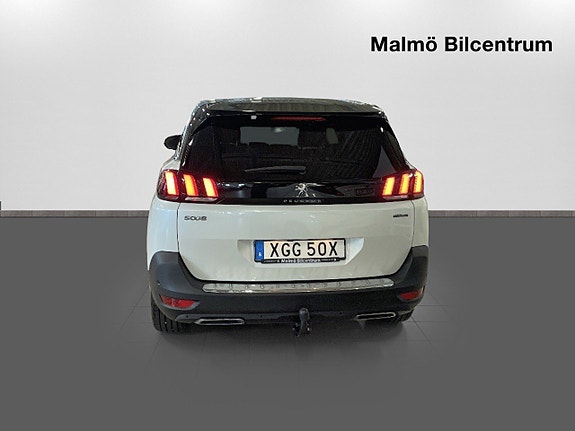 Peugeot 5008 2 of 5
