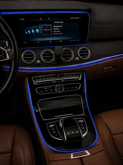 Mercedes-Benz E220 5 of 5