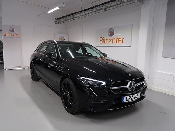 Mercedes-Benz C300 3 of 5