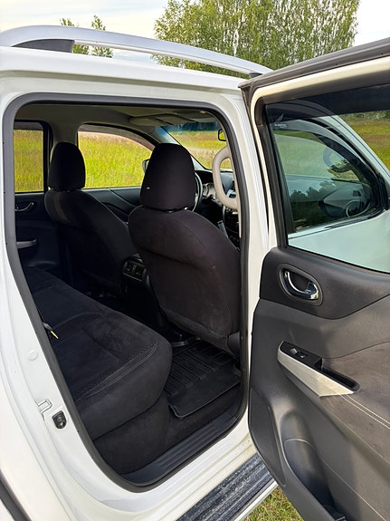 Nissan Navara 3 of 5