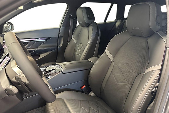 BMW 530e 12 of 17