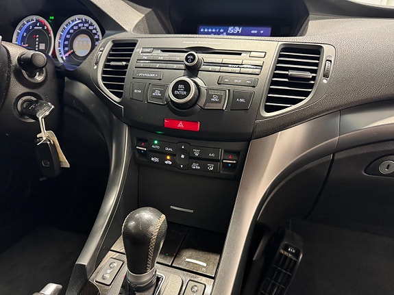 Honda Accord 15 of 25