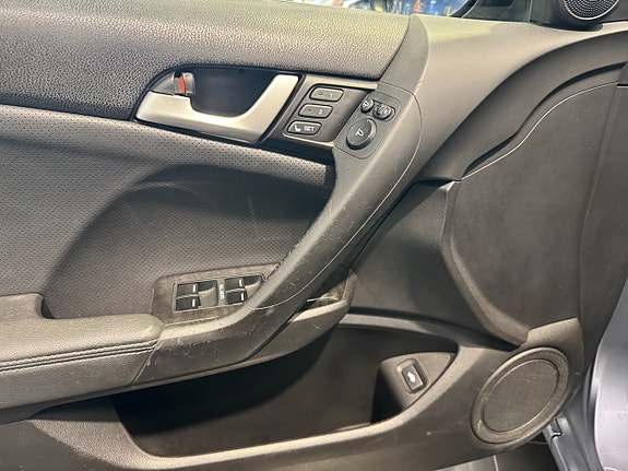 Honda Accord 17 of 25