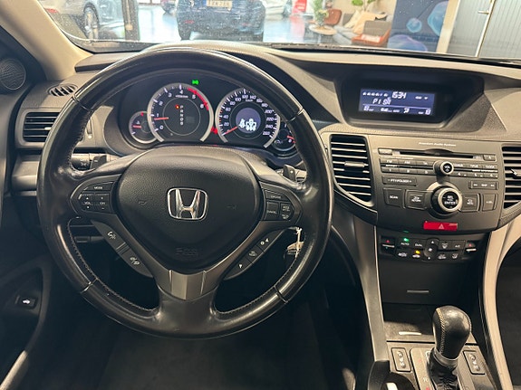 Honda Accord 13 of 25