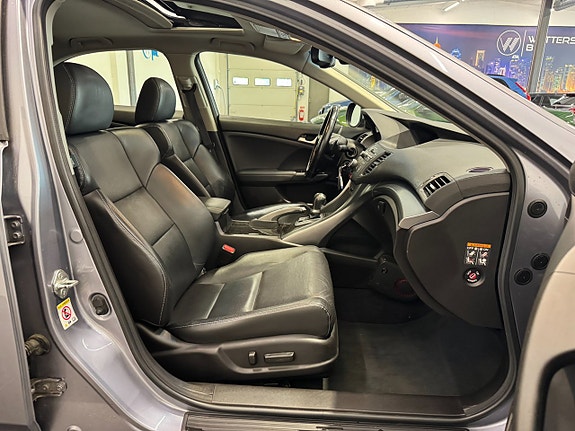 Honda Accord 12 of 25