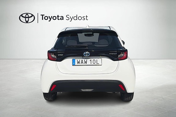 Toyota Yaris 5 of 5