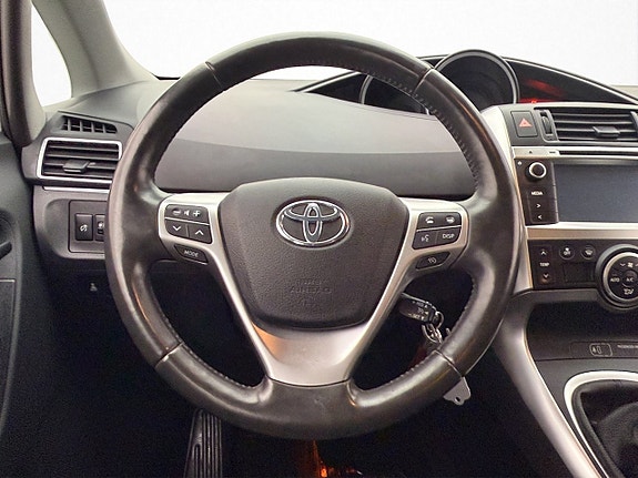 Toyota Verso 12 of 30