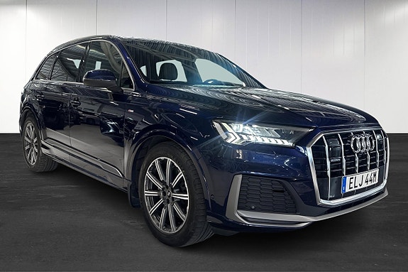 Audi Q7 2 of 5