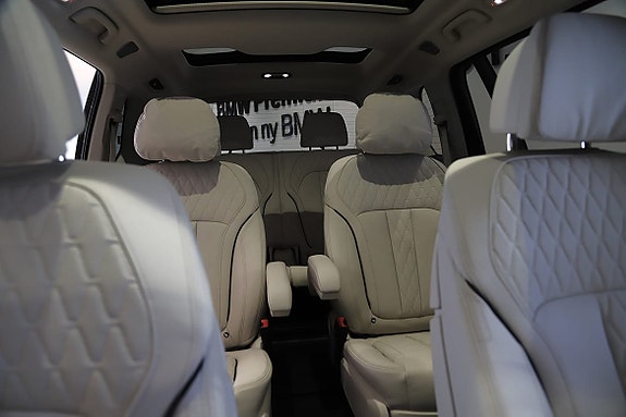 BMW X7 11 of 15